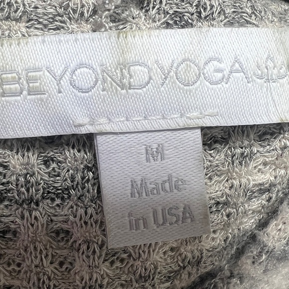 Beyond Yoga‎ - Picture 7 of 7